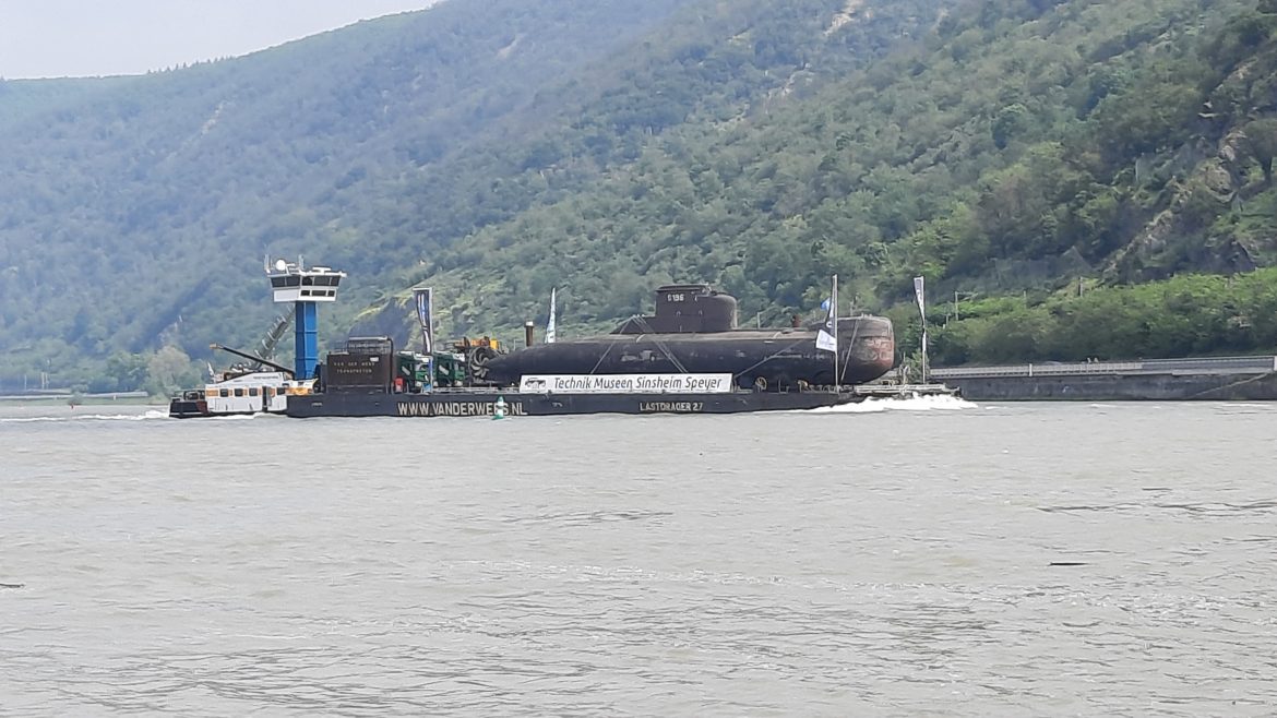 U 17 Das U-Boot auf dem Rhein