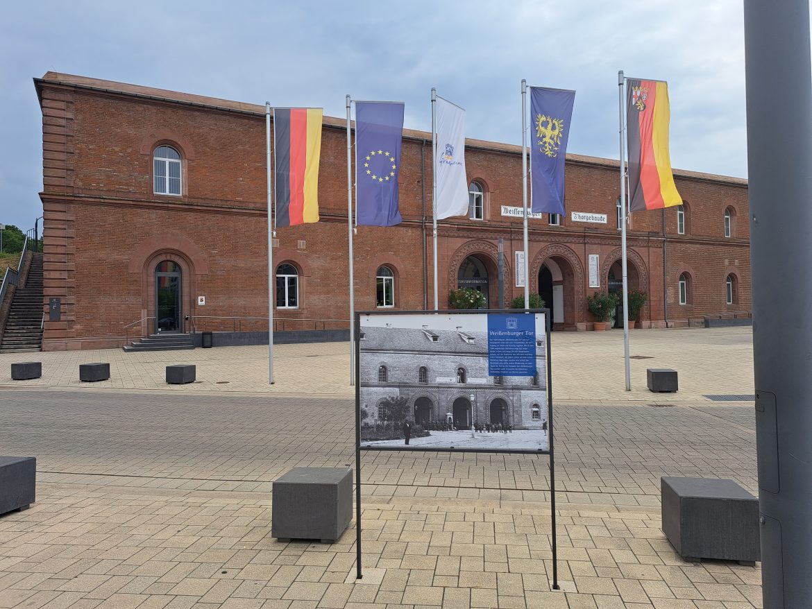 Sonnenschein genießen am Rhein bei Germersheim