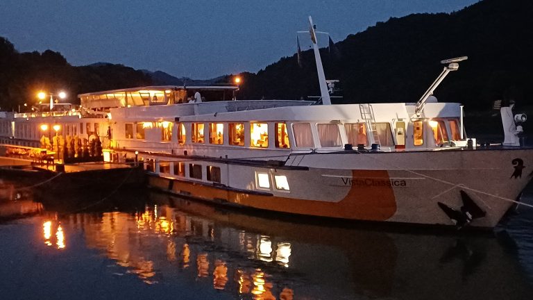Mit der VISTACLASSICA geht es zur Hundeflusskreuzfahrt auf die Donau